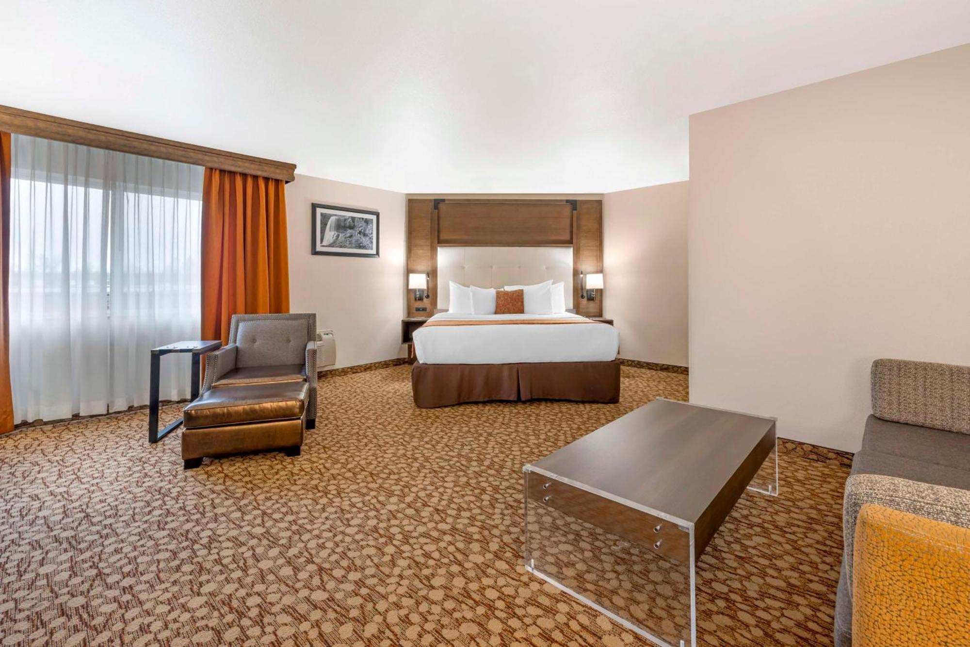 Western Mill Creek Hotel