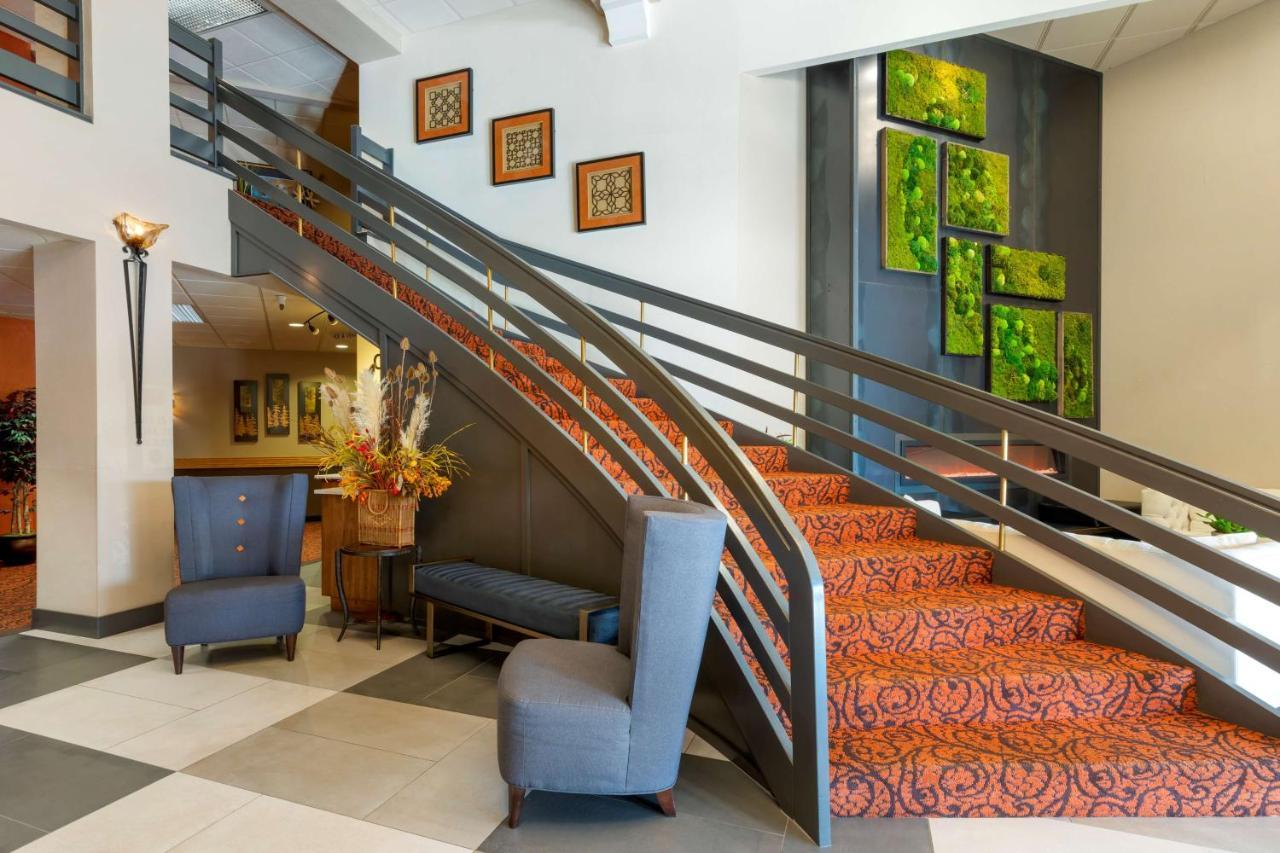 Hotel Western Mill Creek 3*