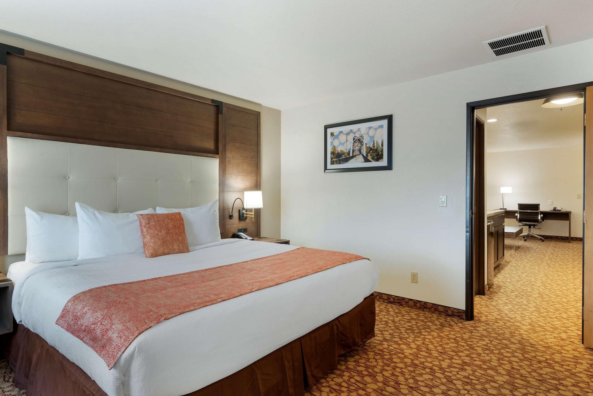 Western Mill Creek Hotel