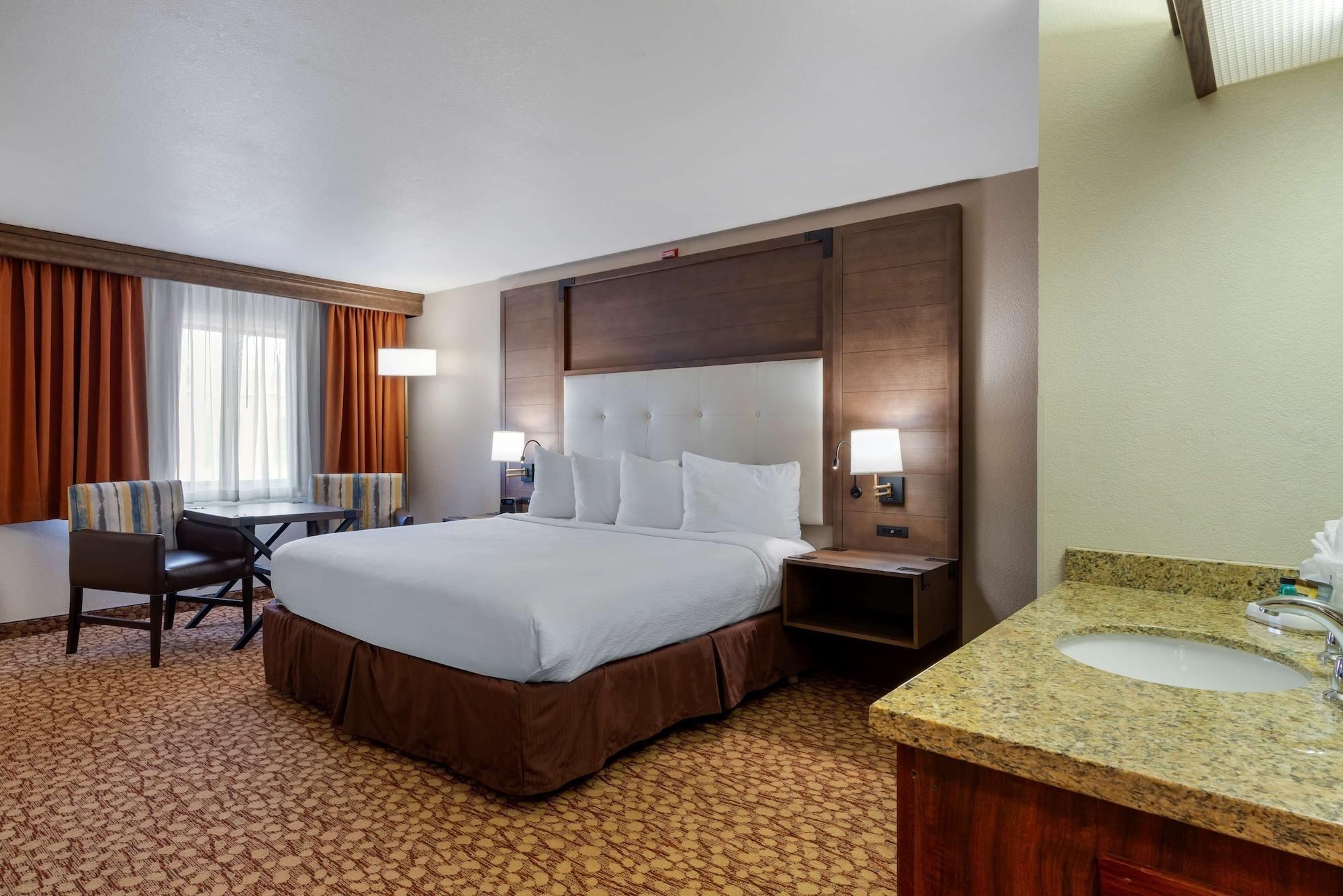 Hotel Western Mill Creek 3*