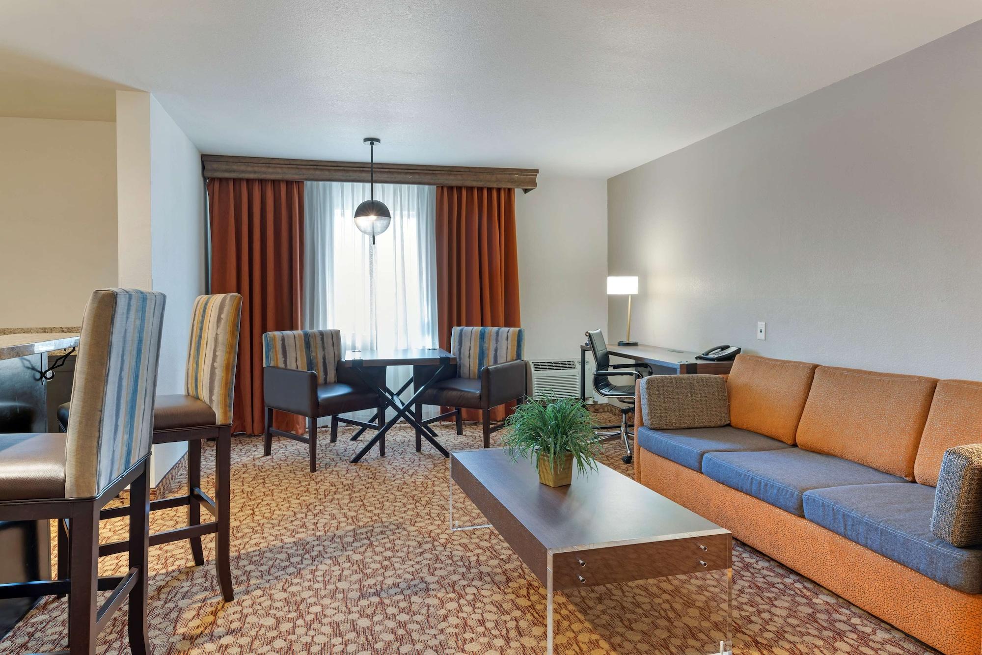 Hotel Western Mill Creek 3*