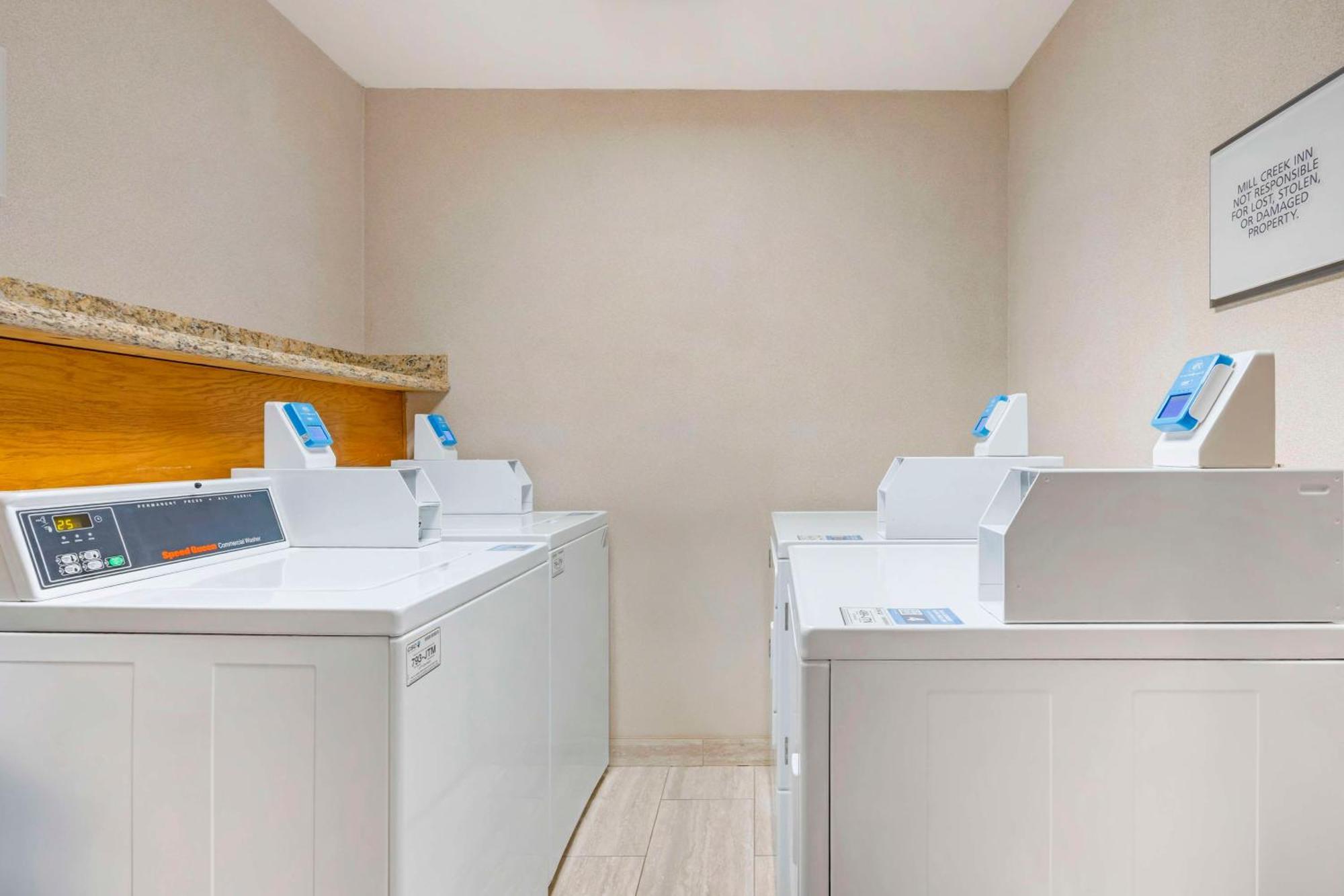 Western Mill Creek Hotel 3*