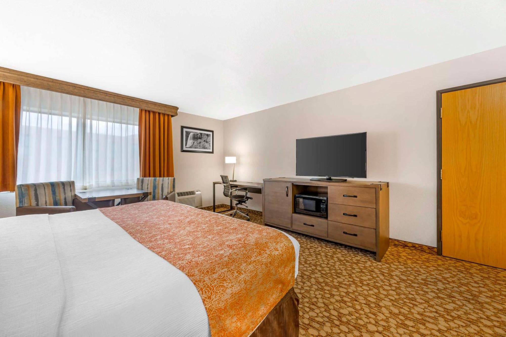 Western Mill Creek Hotel