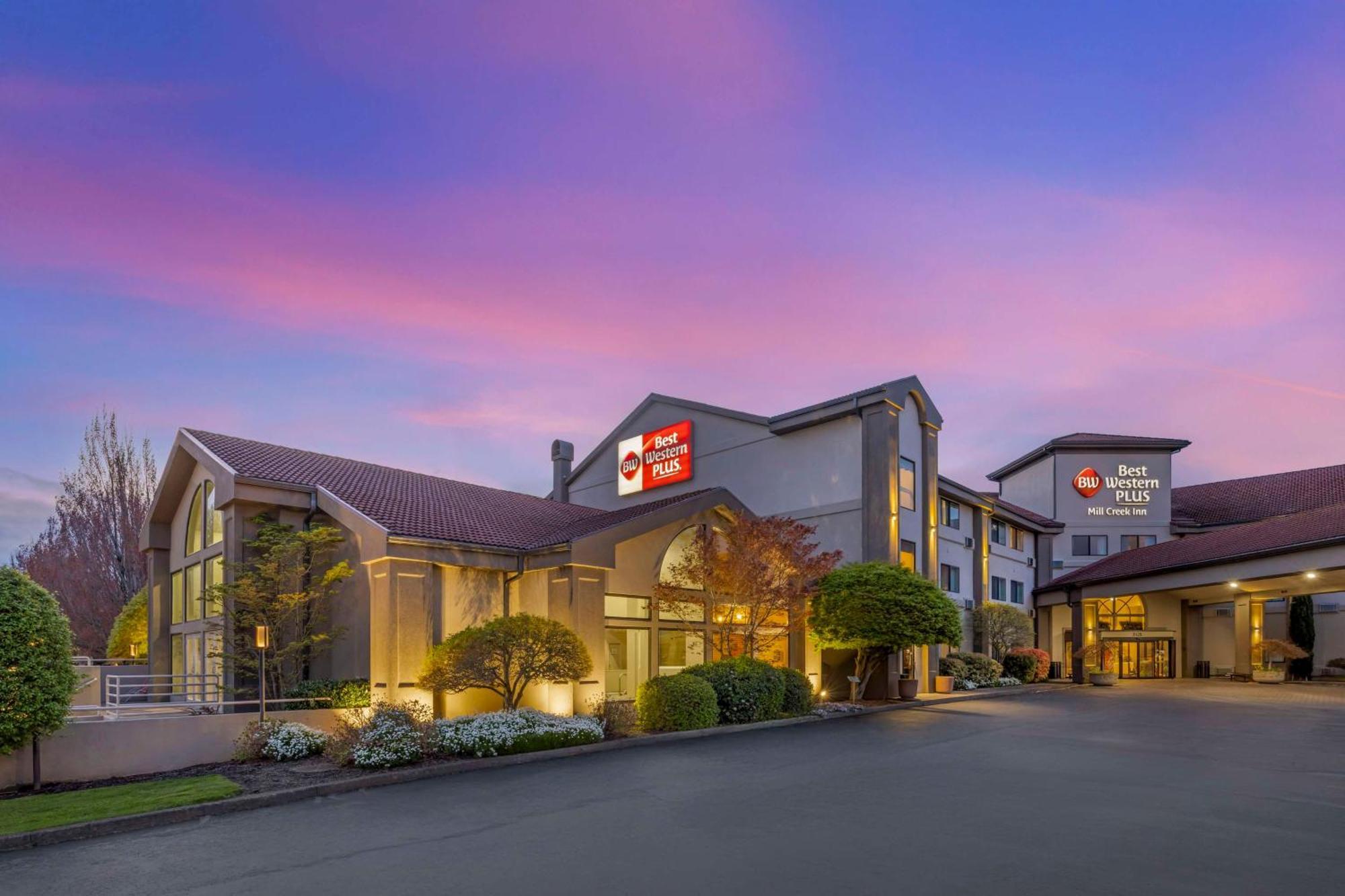 Hotel Western Mill Creek