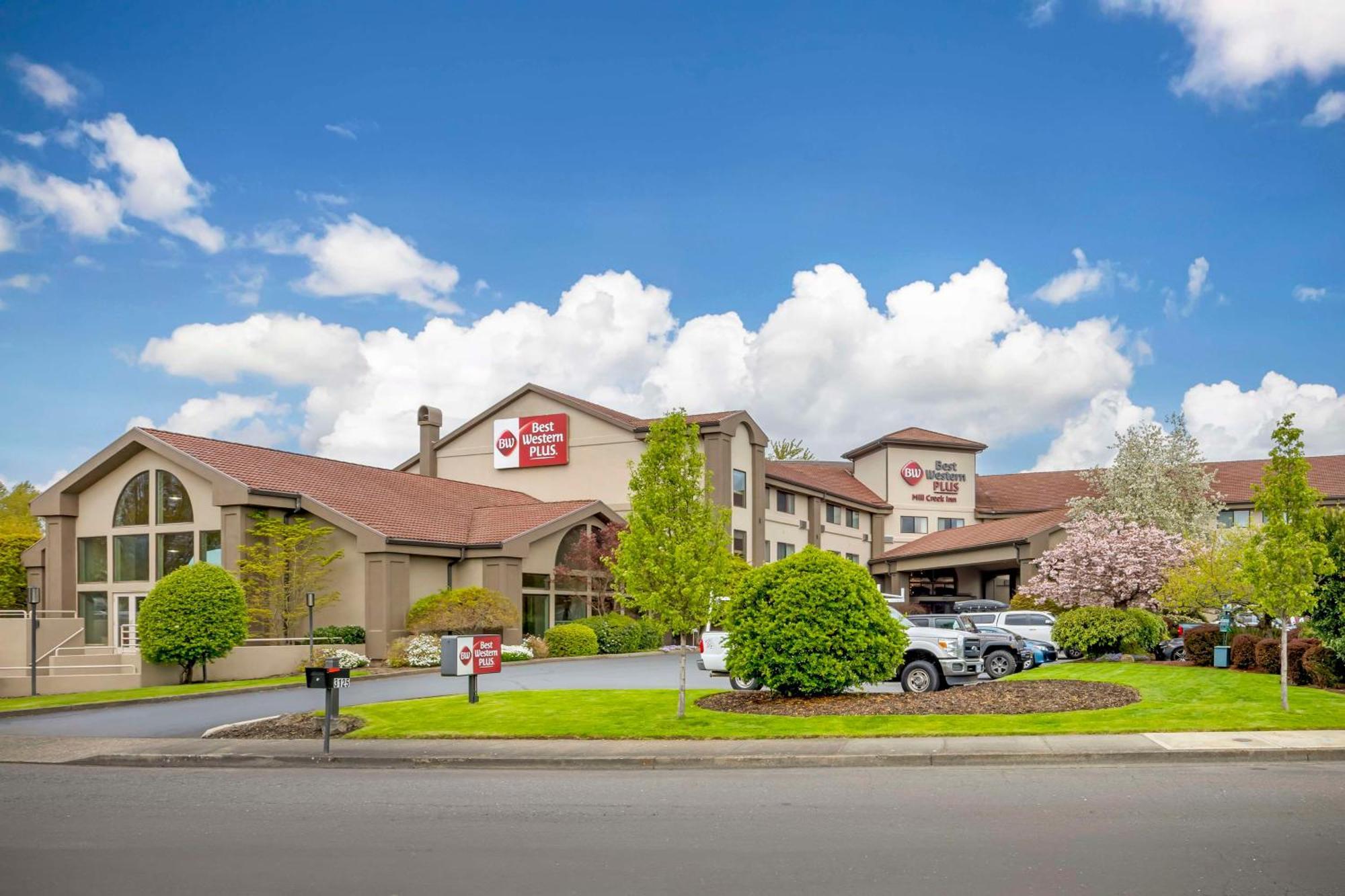 Western Mill Creek Hotel 3*