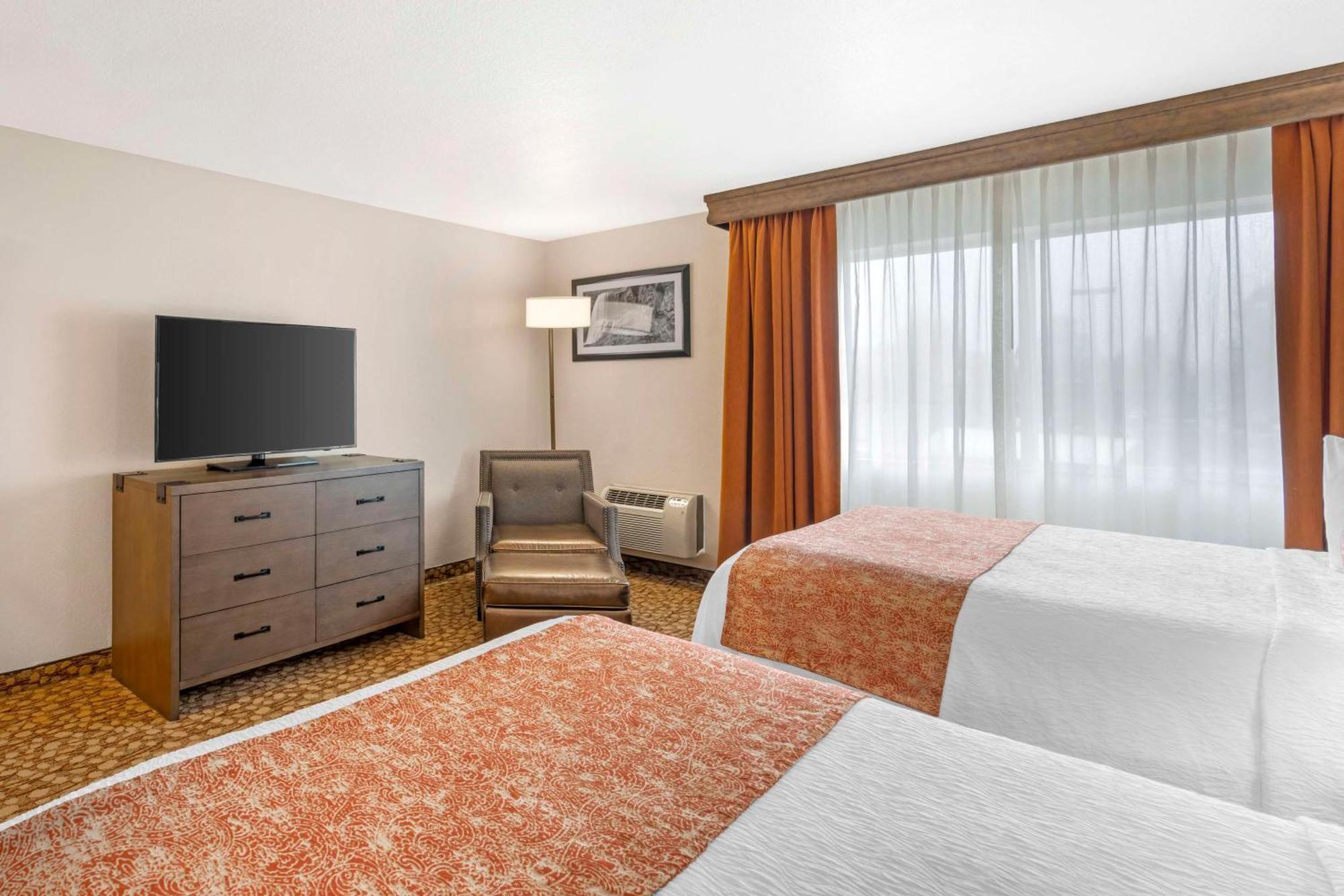 Hotel Western Mill Creek 3*