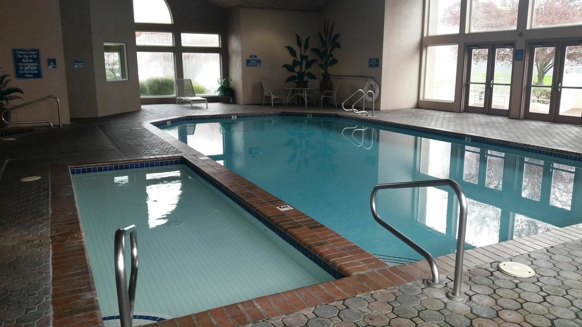 Western Mill Creek Hotel